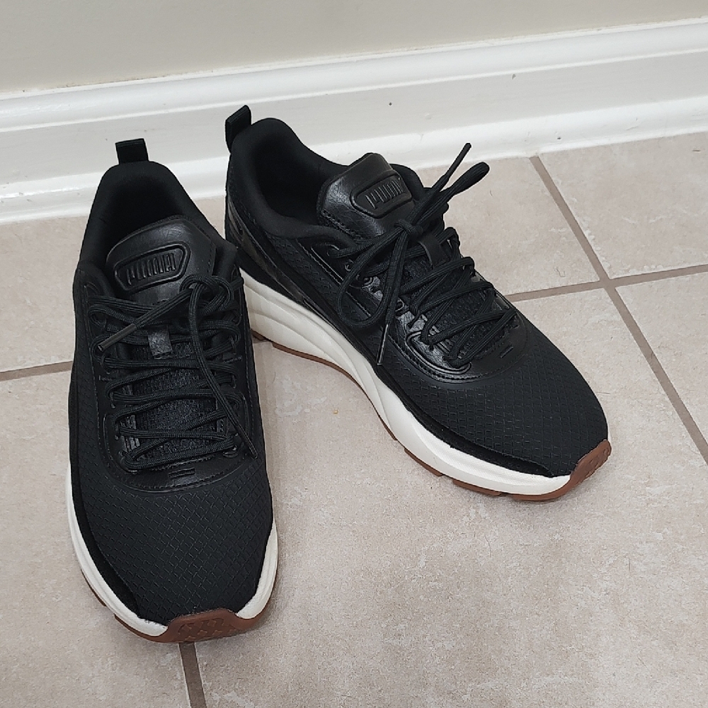 NWOT Puma Woman's Black and White Sneakers